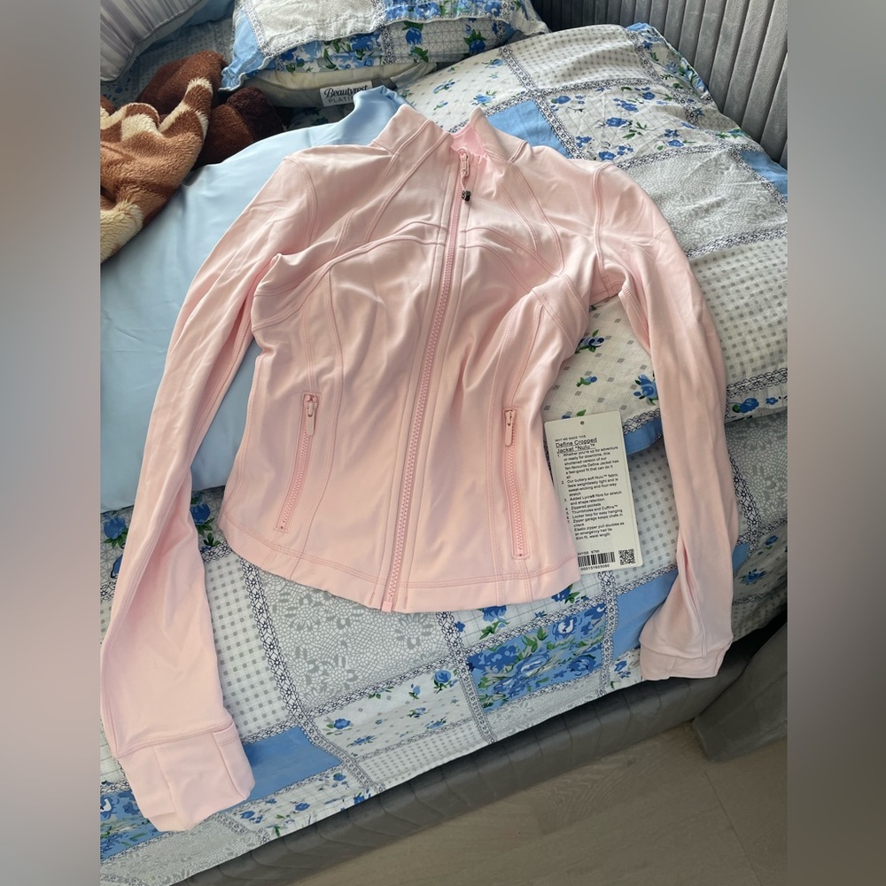 Lululemon STRAWBERRY MILKSHAKE cropped define jacket